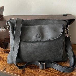 ROOTS LEATHER TRIBE CROSSBODY OR SHOULDER HANDBAG PURSE SATCHEL - Black gray